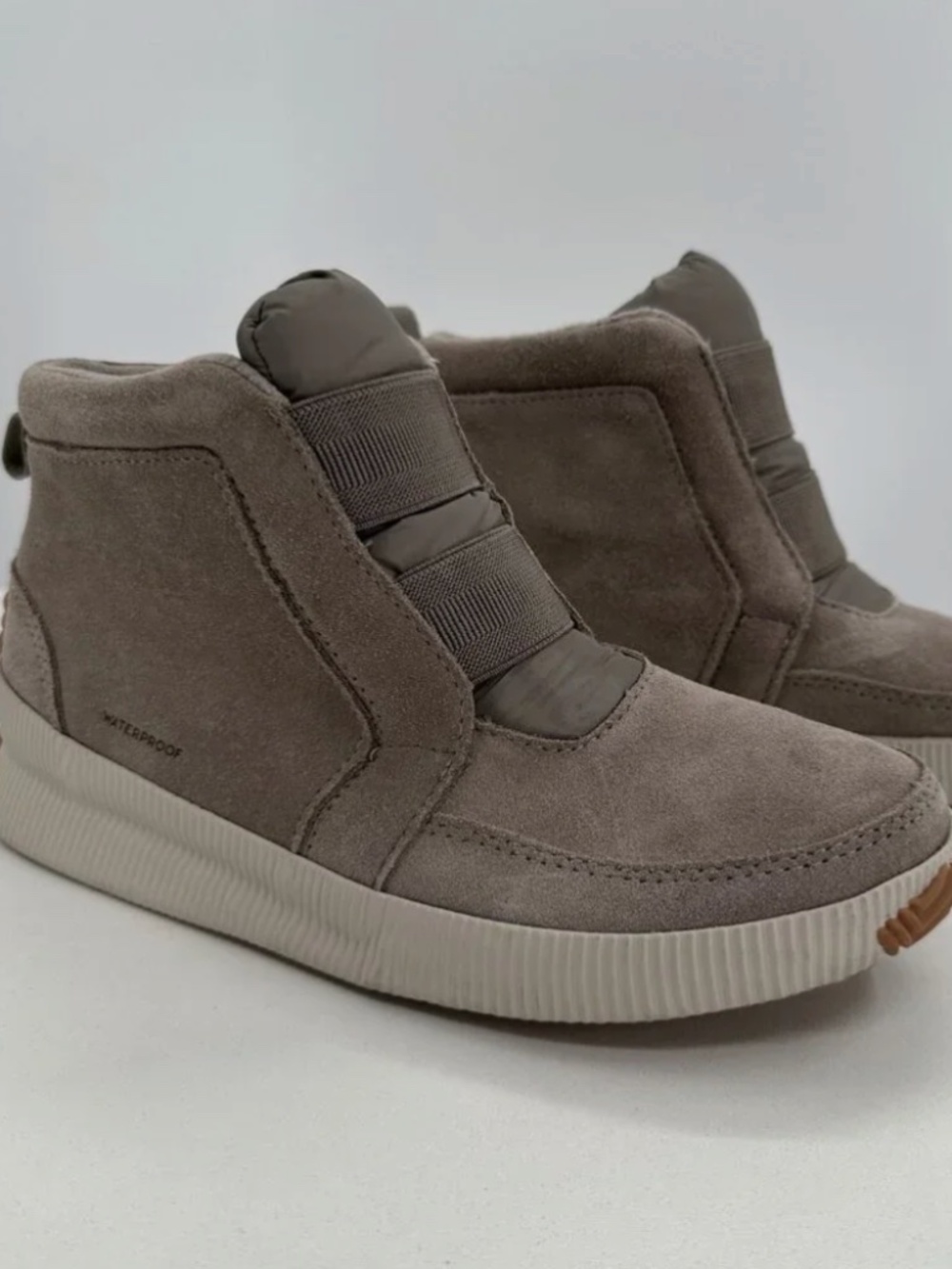 Sorel Out n About Plus Mid Shoe in Kettle size 6 Women's
